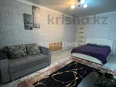 1-комнатная квартира · 42 м² · 1/5 этаж, мкр Новый Город, Назарбаева 17 за 9 000 ₸ в Караганде, Казыбек би р-н