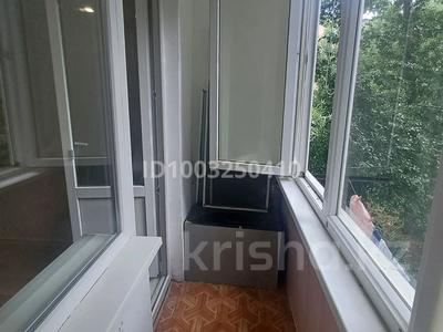 2-бөлмелі пәтер · 46 м² · 2/5 қабат, мкр Строитель 37, бағасы: 140 000 〒 в Уральске