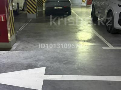 Паркинг · 12.9 м² · Сейфуллина 574/6 — ЖК Централ авеню блок 11. Паркинг 169(318). Въезд с Сейфуллина и с Каратаева свободный.Площадь 12,9 кв.м. Цена 6 000 000.Звонить по номеру 87051188386. за 6 млн ₸ в Алматы, Бостандыкский р-н