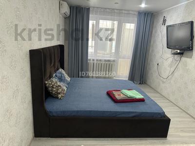1-комнатная квартира · 35 м² · 1/5 этаж, Ихсанова 87/1 — Курмангазы за 13 000 ₸ в Уральске, мкр Школьник