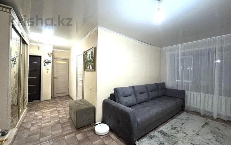 3-комнатная квартира · 63 м² · 1/5 этаж, мкр Михайловка , Крылова 26 за 23.5 млн 〒 в Караганде, Казыбек би р-н — фото 2