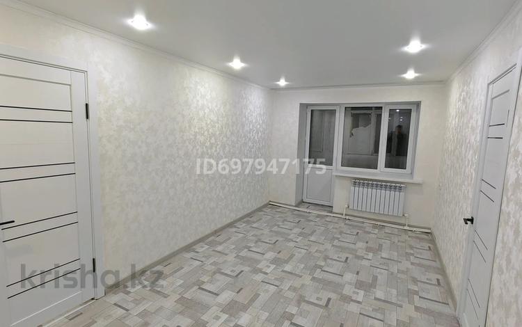 2-бөлмелі пәтер · 40 м² · 2/3 қабат, Назарбаева 67а — Район Пугачева, бағасы: 12 млн ₸ в Уральске — фото 2