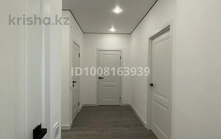 2-бөлмелі пәтер · 85 м² · 5/10 қабат, Азильхан Нуршаихов 6, бағасы: 46 млн ₸ в Астане, Нура р-н — фото 2