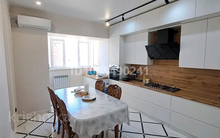 4-комнатная квартира · 166 м² · 3/5 этаж, мкр. Алтын орда 2А за 58 млн ₸ в Актобе — фото 2