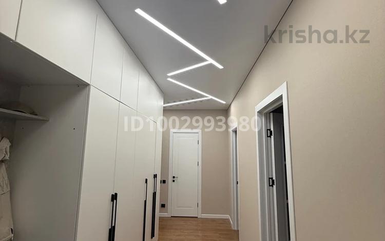 2-комнатная квартира · 70.8 м² · 4/6 этаж, Майкудук, 067 учетный квартал 456/5 за 60 млн 〒 в Караганде, Алихана Бокейханова р-н — фото 2