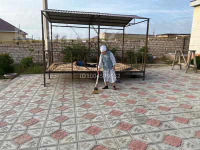 Отдельный дом · 4 комнаты · 200 м² · 15 сот., Бесенбай Мейров 16 за 32 млн 〒 в Актау