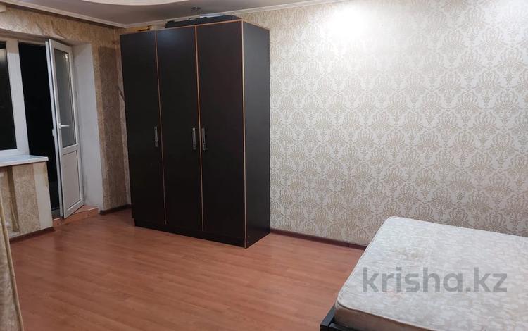 1-комнатная квартира · 31.9 м² · 5/5 этаж, ул. Ермекова за 11.9 млн ₸ в Караганде, Казыбек би р-н — фото 2