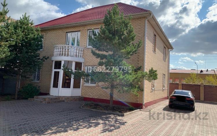 Отдельный дом • 5 комнат • 270 м² • 11.5 сот., Карагандинская 116 за 150 млн 〒 в Астане — фото 14