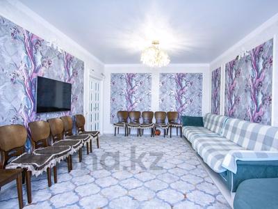 3-комнатная квартира · 107.5 м² · 10/13 этаж, мкр Аксай-5 3 Б за 70 млн 〒 в Алматы, Ауэзовский р-н