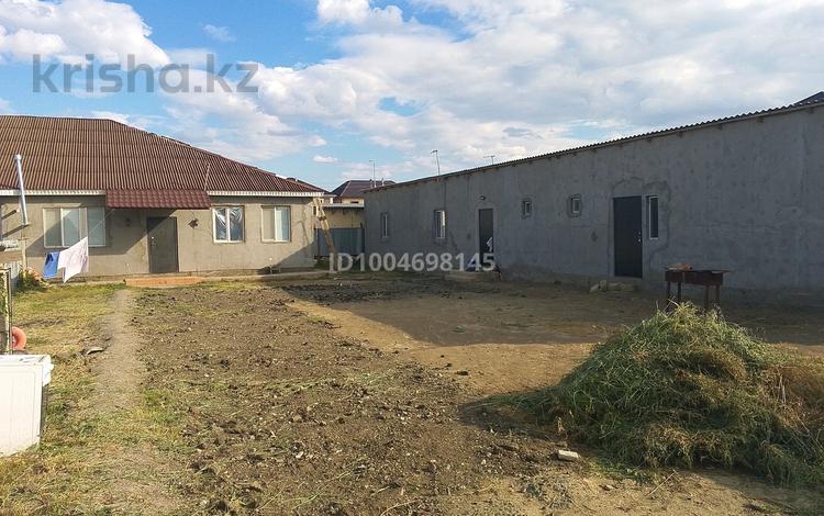 Часть дома · 3 комнаты · 100 м² · 8 сот., мкр Оркен, 36 67 — 36 за 22 млн ₸ в Атырау — фото 2