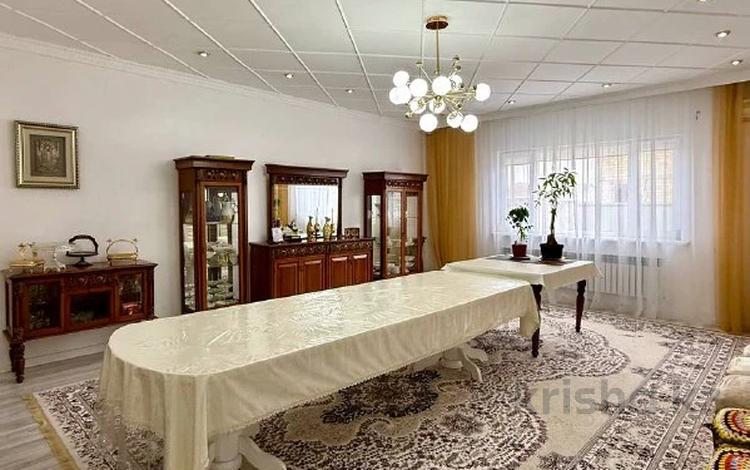 Отдельный дом · 5 комнат · 216.9 м² · 9 сот., Злиха шаданов 22 за 45 млн ₸ в Атырауской обл. — фото 2