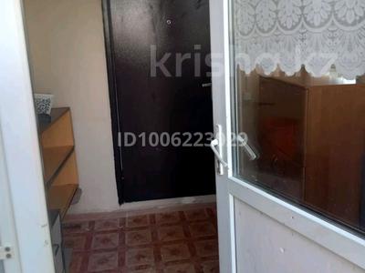 Отдельный дом · 3 комнаты · 70 м² · 10 сот., мкр Геолог, Кажымукан Мунайтпасов 23 — Возле каз почта за 130 000 〒 в Атырау