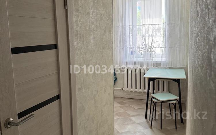 1-бөлмелі пәтер · 37 м² · 2/5 қабат, Абая — Район гостиницы Хромит, бағасы: 15 000 ₸ в Хромтау — фото 3