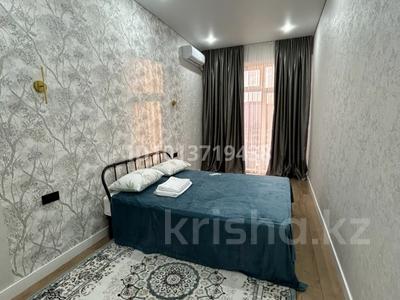 2-бөлмелі пәтер · 57 м² · 7/10 қабат, 20-ш/а. — Триумфальная арка, бағасы: 12 000 ₸ в Актау, 20-й мкр