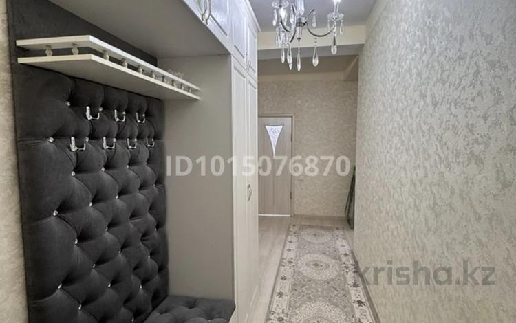 2-комнатная квартира · 63 м² · 1/5 этаж, 17-й мкр, 17-ш/а. 74 за 170 000 ₸ в Актау — фото 2