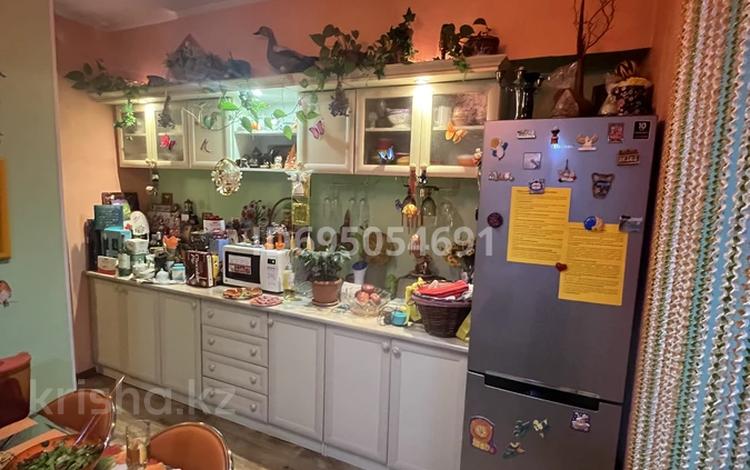 3-бөлмелі пәтер · 68.9 м² · 2/5 қабат, Момышулы 2а, бағасы: 40 млн ₸ в  — фото 2