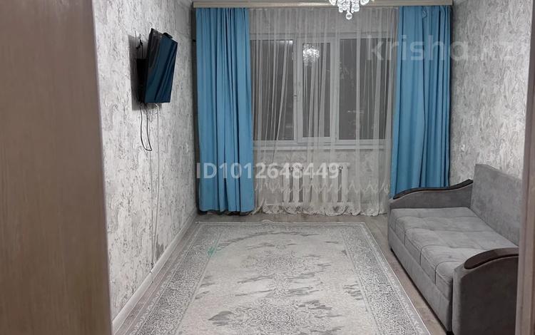 2-бөлмелі пәтер · 48 м² · 1/5 қабат, Аманжолова 15 — Дом три угольник, бағасы: 14 млн ₸ в Жезказгане — фото 2