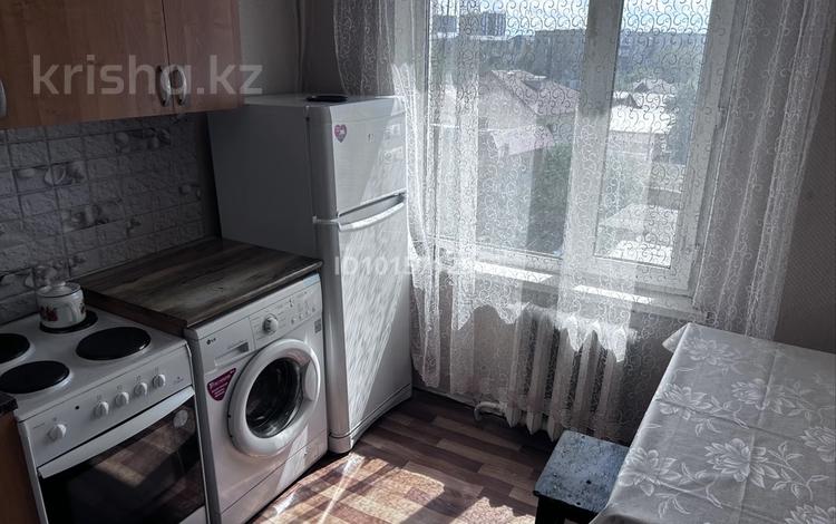 1-комнатная квартира · 31 м² · 5/5 этаж, Ауэзова 25 за 9 000 ₸ в Семее — фото 2
