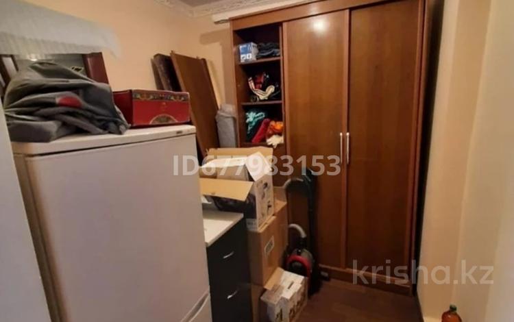 3-комнатная квартира, 48 м², 2/3 этаж, Уалиханова за 8.5 млн 〒 в Актобе — фото 2