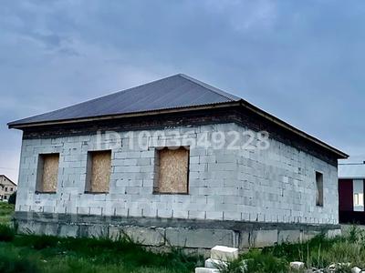 Продажа домов и дачи в Карагандинской обл.: Отдельный дом · 5 комнат · 120 м² · 10 сот., мкр Кунгей — Ул.Карима Мынбаева уч115 за 20 млн 〒 Отдельный дом · 5 комнат · 120 м² · 10 сот., мкр Кунгей — Ул.Карима Мынбаева уч115 за 20 млн 〒 в Караганде, Казыбек би р-н