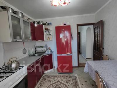 2-комнатная квартира · 51 м² · 4/5 этаж, мкр 11 за 18.5 млн 〒 в Актобе