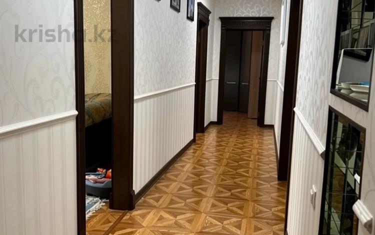 3-бөлмелі пәтер · 110 м² · 3/5 қабат, мкр. Алтын орда, тауелсиздик, бағасы: 39 млн ₸ в Актобе — фото 2