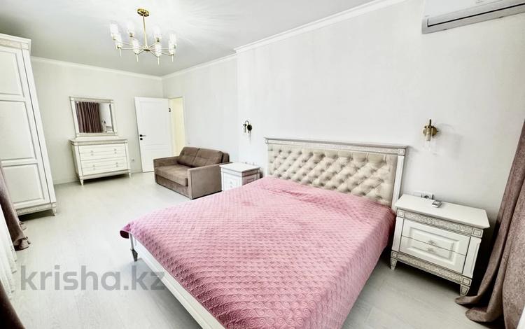 2-комнатная квартира · 75 м² · 9/17 этаж, Егизбаева — Каныша Сатпаева за 76 млн ₸ в Алматы, Бостандыкский р-н — фото 2