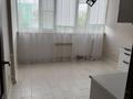 2-бөлмелі пәтер · 56 м² · 2/9 қабат, 4 микрорайон 11 — 3 школы, бағасы: 180 000 ₸ в Аксае — фото 3