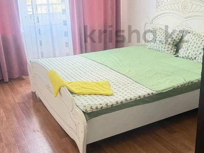 3-комнатная квартира · 75 м² · 3/5 этаж, 12-й мкр 10 — Ынтымак площадь,ТРК Актау,Сая парк за 12 000 ₸