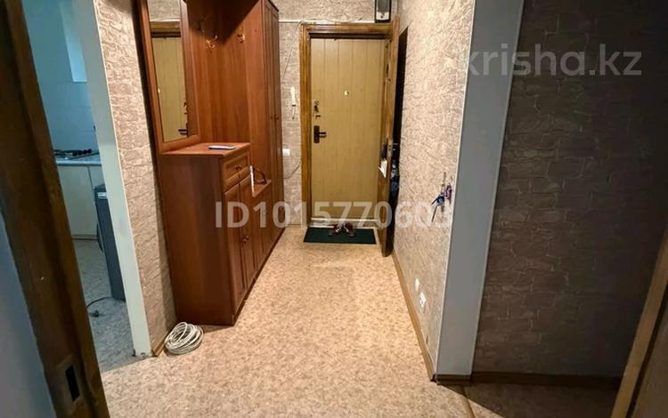 1-бөлмелі пәтер · 40.3 м² · 2/5 қабат, Ақсай-2 ш/а. 36 — Толеби-Момышулы, бағасы: 250 000 ₸ в Алматы, Ауэзовский р-н — фото 2
