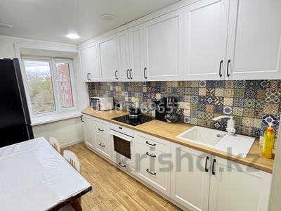 2-бөлмелі пәтер · 48 м² · 4/5 қабат, мкр Михайловка , осевая 8, бағасы: 14.9 млн ₸ в Караганде, Казыбек би р-н