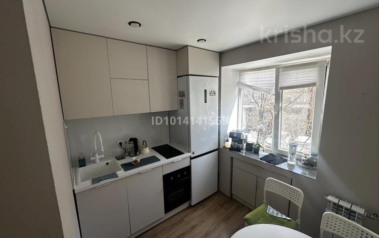 3-бөлмелі пәтер · 60 м² · 2/5 қабат, Ак бектурова 56/1, бағасы: 30 млн ₸ в Павлодаре — фото 2