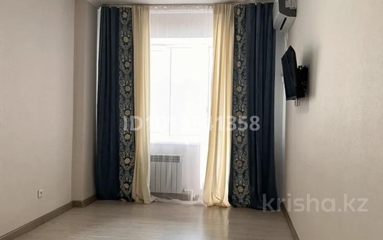1-бөлмелі пәтер · 34.7 м² · 1/7 қабат, мкр Болашак, Богенбай батыра 155/3 — Юнисити, бағасы: 13 млн ₸ в Актобе — фото 2