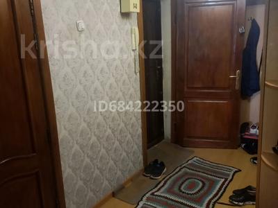 Пәтерлер в Актюбинской обл.: 4-бөлмелі пәтер · 98 м² · 2/5 қабат, Кулумбетова 169 — На пересечении с Мебельной 4, бағасы: 21 млн 〒 4-бөлмелі пәтер · 98 м² · 2/5 қабат, Кулумбетова 169 — На пересечении с Мебельной 4, бағасы: 21 млн 〒 в Актобе, мкр. Курмыш