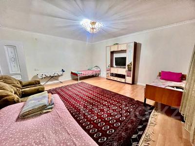 2-комнатная квартира · 60 м² · 1/4 этаж, 5 мкр 31 — Центр за 230 000 ₸ в Жанаозен
