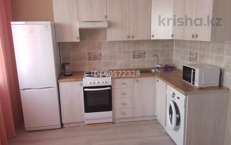 2-бөлмелі пәтер, 62 м², 9/9 қабат ай сайын, Жамбыла 44/4, бағасы: 150 000 〒 в Петропавловске — фото 5