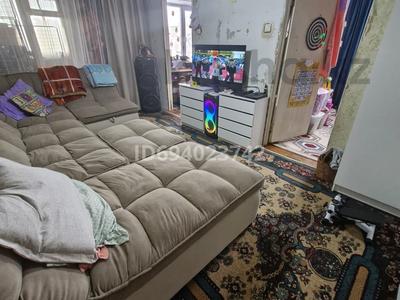 3-комнатная квартира · 48 м² · 5/5 этаж, 40 лет Победы — Двор магазина Сан сара за 8 млн 〒 в Шахтинске
