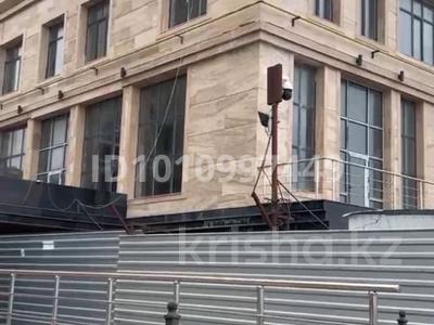 4-комнатная квартира · 159 м² · 2/8 этаж, 5А мкр участок 8/1 — С боку Karuzo ‘ караоке . за 90 млн ₸ в Актау