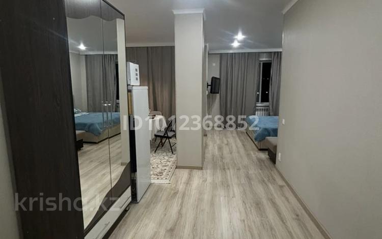 1-комнатная квартира · 40 м² · 4/16 этаж, Майкудук, Мкр. Мамыраева 11/1 за 15 000 ₸ в Караганде, Алихана Бокейханова р-н — фото 2