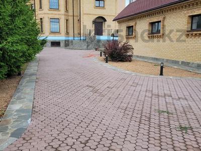 Жер үй мен саяжайлар в Костанайской обл.: Жеке үй · 6 бөлме · 398.6 м² · 10 сот., Сьянова, бағасы: 190 млн 〒 Жеке үй · 6 бөлме · 398.6 м² · 10 сот., Сьянова, бағасы: 190 млн 〒 в Костанае