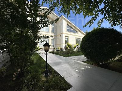 Отдельный дом · 8 комнат · 700 м² · 15 сот., Закрытый городок Тулпар за 390 млн ₸ в Шымкенте, Каратауский р-н