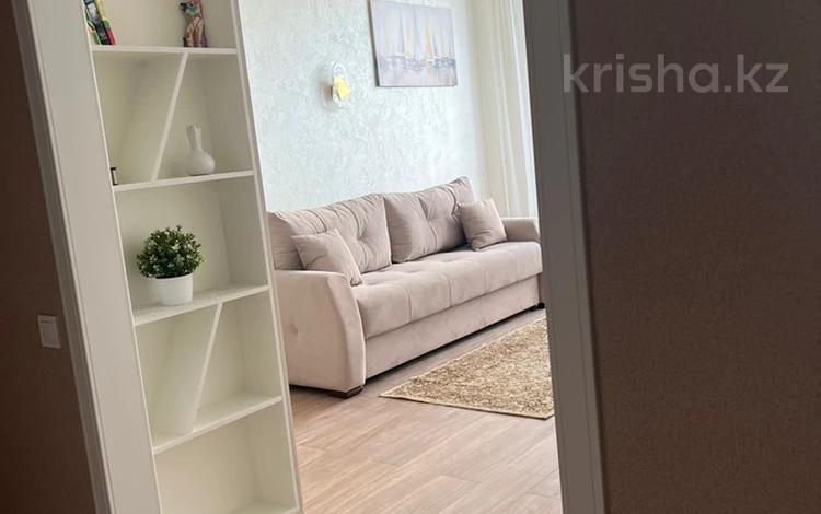 1-комнатная квартира · 40 м², Аль-Фараби 9 за 250 000 ₸ в Астане, Есильский р-н — фото 2