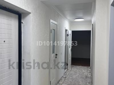 2-комнатная квартира · 58 м² · 5/5 этаж, Строителей 42 за 160 000 ₸ в Аксу