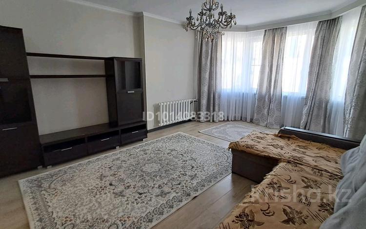 2-комнатная квартира · 64 м² · 3/12 этаж, Сауран 3/1 за 270 000 ₸ в Астане, Есильский р-н — фото 2