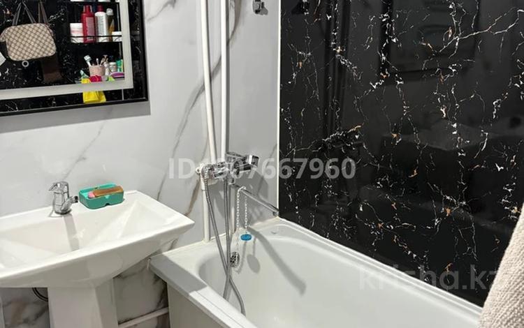 2-бөлмелі пәтер · 44 м² · 1/5 қабат, Абая 4А, бағасы: 9 млн ₸ в Кентау — фото 2