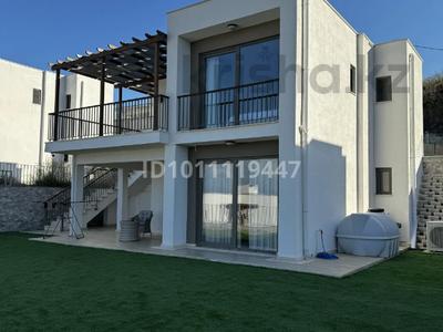 Отдельный дом · 4 комнаты · 180 м² · 3 сот., Bogazici area за 210 млн ₸ в Бодруме