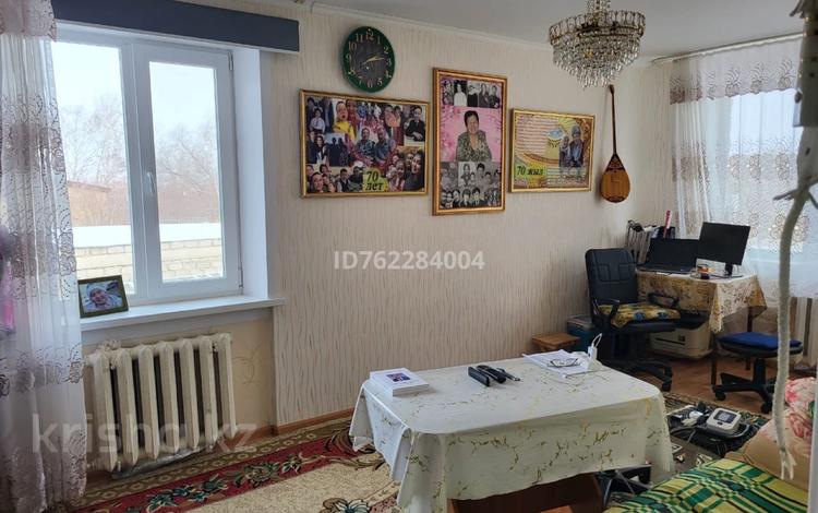 3-комнатная квартира · 62 м² · 1/3 этаж, Пригородный — Сзади ресторана «Вдали» за ~ 8.2 млн ₸ в Степногорске — фото 2