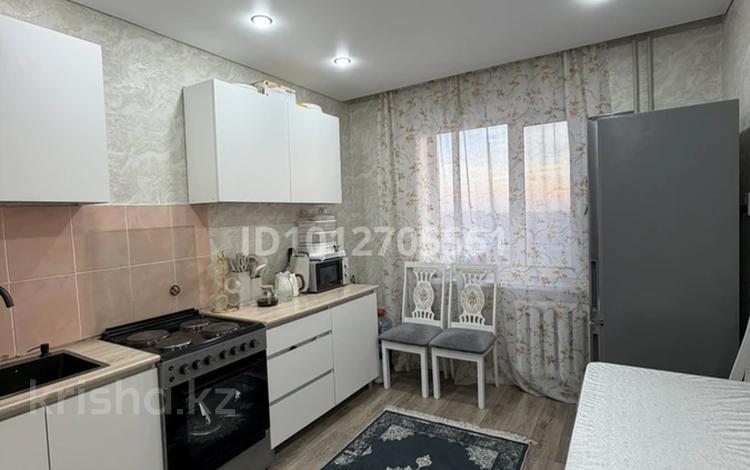 2-бөлмелі пәтер · 49 м² · 7/9 қабат, Рыскулова 1а, бағасы: 18 млн ₸ в Семее — фото 2