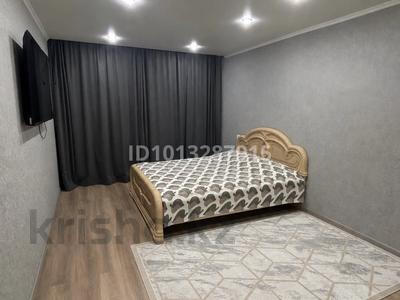 1-комнатная квартира · 35 м² · 1/5 этаж, мкр Строитель 1/3 за 9 000 ₸ в Уральске
