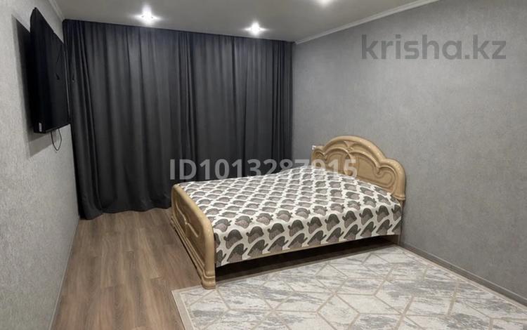 1-комнатная квартира · 35 м² · 1/5 этаж, мкр Строитель 1/3 за 9 000 ₸ в Уральске — фото 13